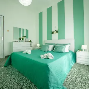 https://casa-sofia-catania.taorminaitalyhotels.com