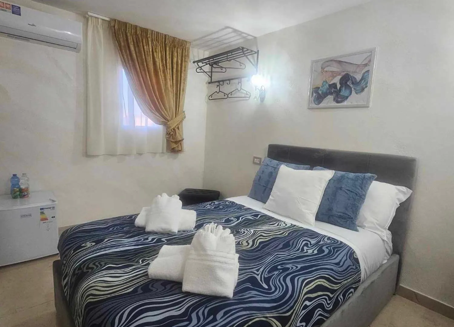 Hotel Golden House Sicily CTA 0*,  Italia
